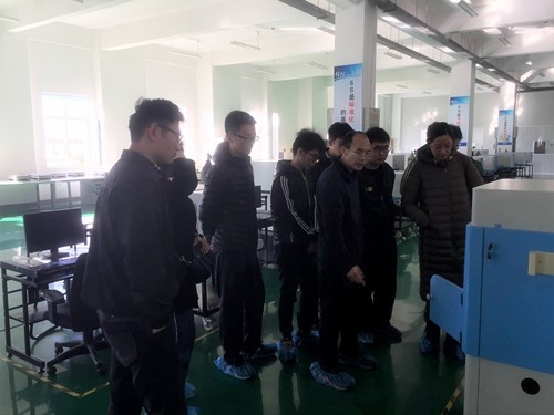 魯東大學(xué)組織學(xué)生來(lái)山東東儀光電參觀實(shí)習(xí)
